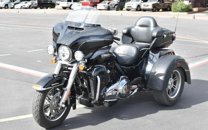 2016 TRI GLIDE ULTRA CLASSIC Black FLHTCUTG