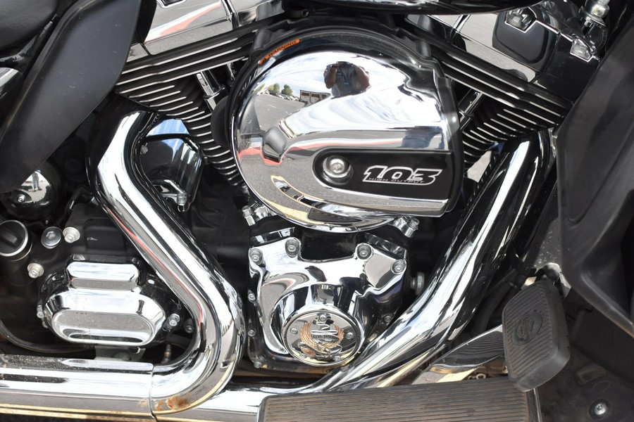 2016 TRI GLIDE ULTRA CLASSIC Black FLHTCUTG