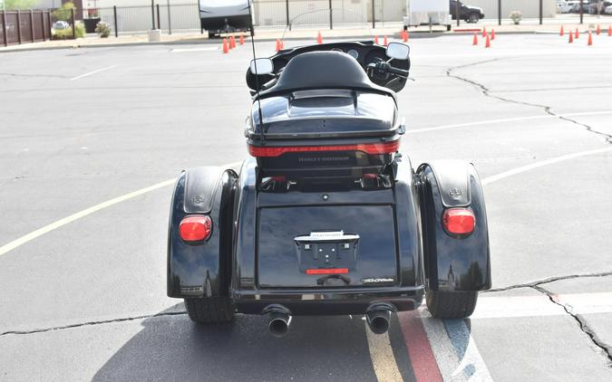 2016 TRI GLIDE ULTRA CLASSIC Black FLHTCUTG