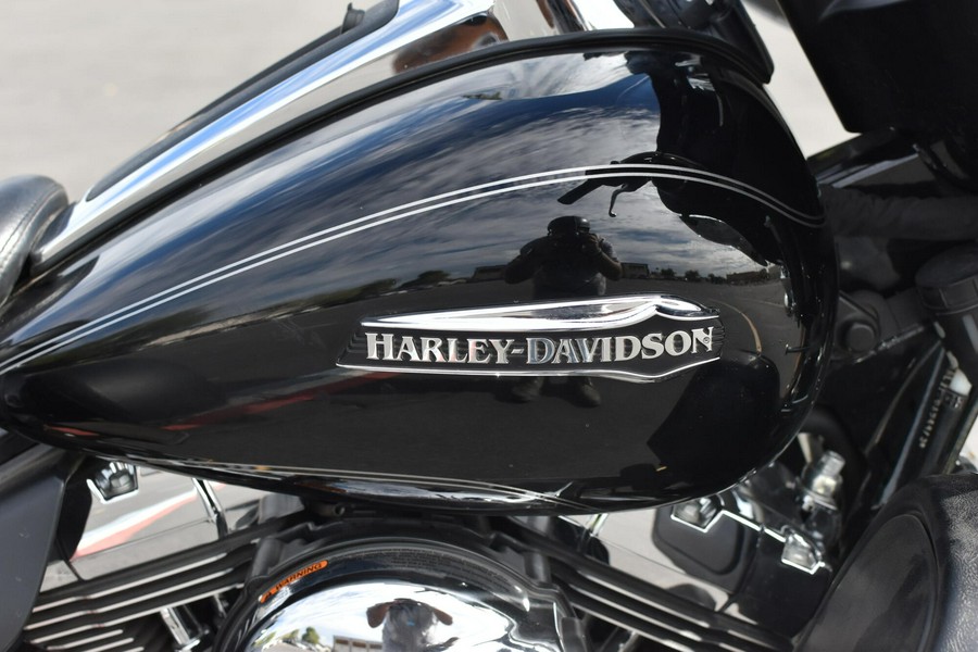 2016 TRI GLIDE ULTRA CLASSIC Black FLHTCUTG