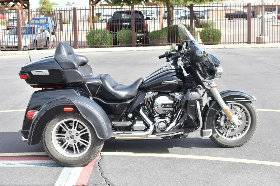 2016 TRI GLIDE ULTRA CLASSIC Black FLHTCUTG