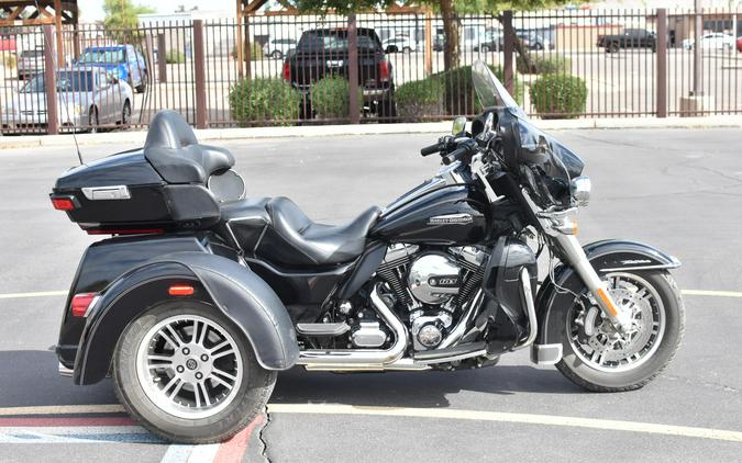 2016 TRI GLIDE ULTRA CLASSIC Black FLHTCUTG