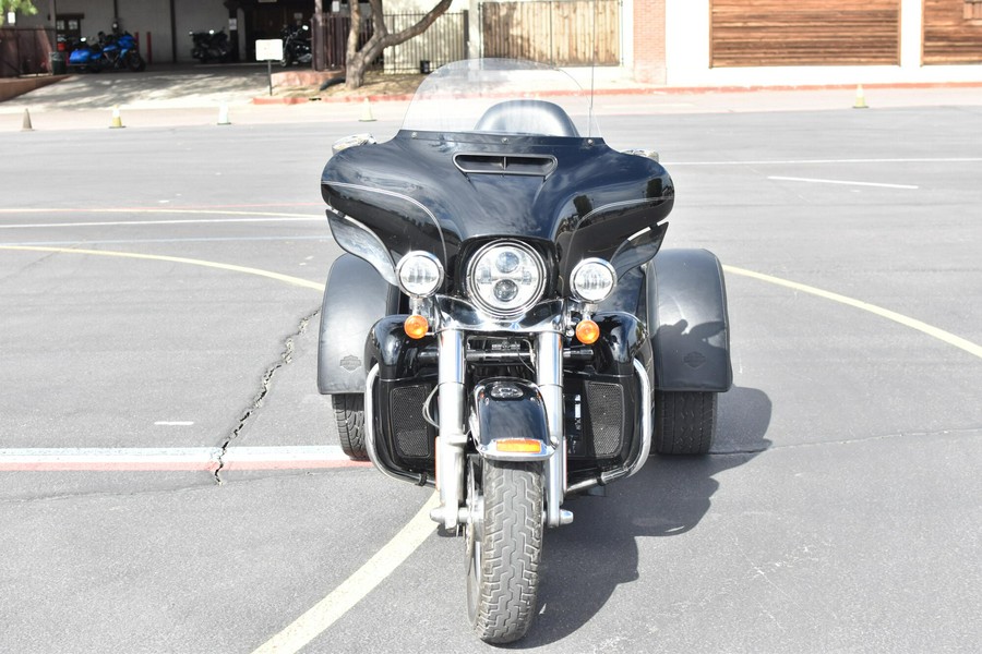 2016 TRI GLIDE ULTRA CLASSIC Black FLHTCUTG