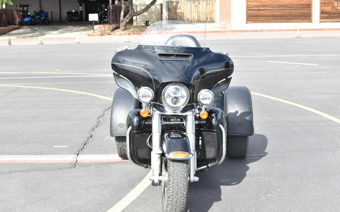 2016 TRI GLIDE ULTRA CLASSIC Black FLHTCUTG