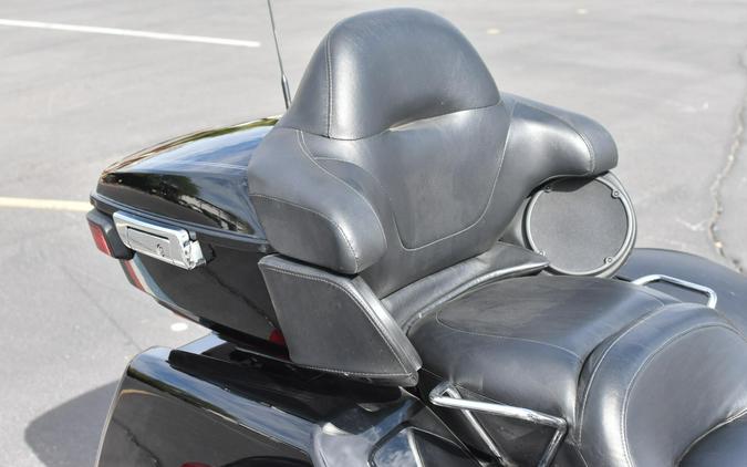 2016 TRI GLIDE ULTRA CLASSIC Black FLHTCUTG