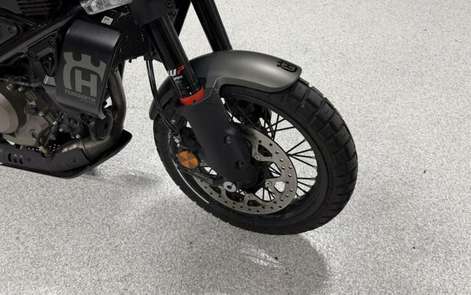 2024 Husqvarna Svartpilen 401 401