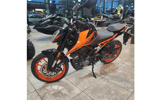 2023 KTM 200 Duke