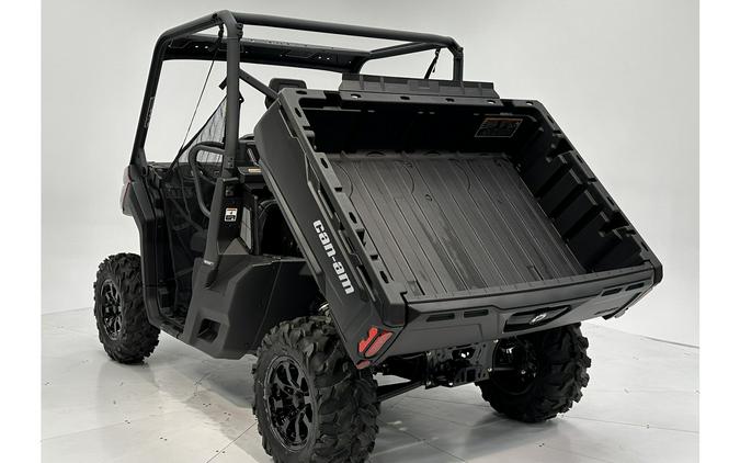 2024 Can-Am Defender DPS HD10