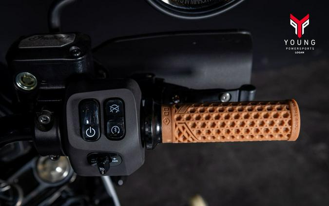 2025 Indian Sport Chief Ghost White Metallic Smoke