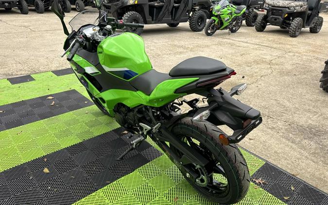2026 Kawasaki Ninja 500 Base Base