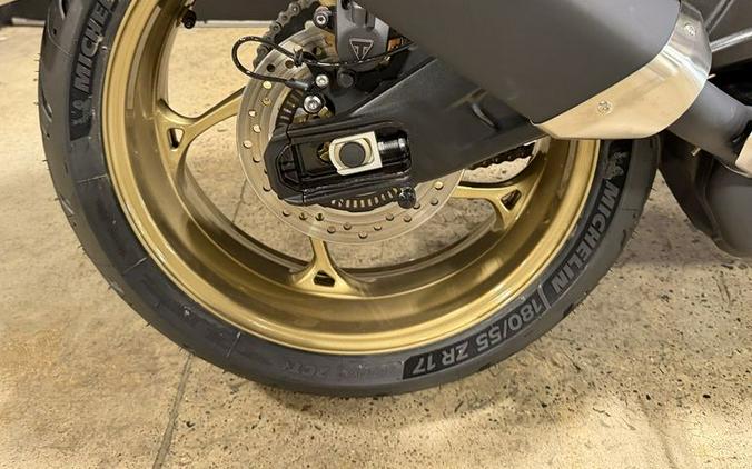 2026 Triumph Trident 800 Carnival red