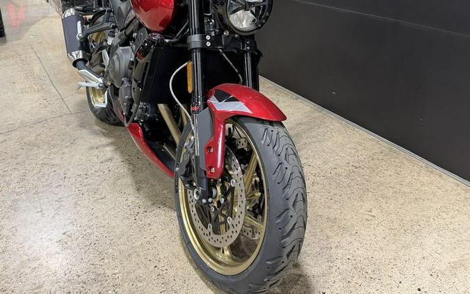 2026 Triumph Trident 800 Carnival red