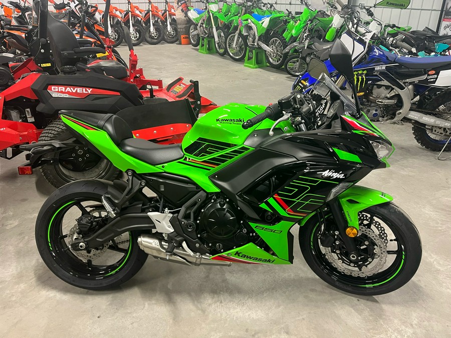 2024 Kawasaki Ninja 650 KRT Edition ABS