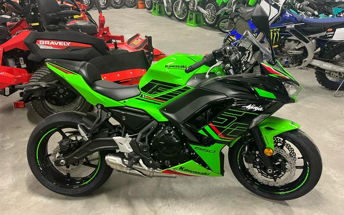 2024 Kawasaki Ninja 650 KRT Edition ABS