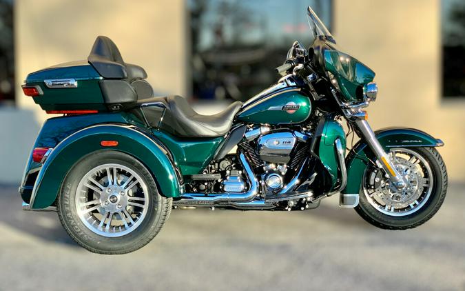 2024 Harley-Davidson Tri-Gliide Ultra FLHTCUTG