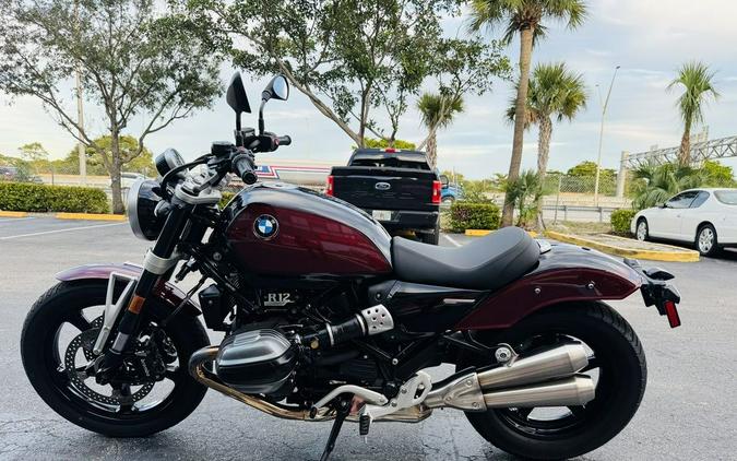 2024 BMW R 12 Aventurin Red Metallic