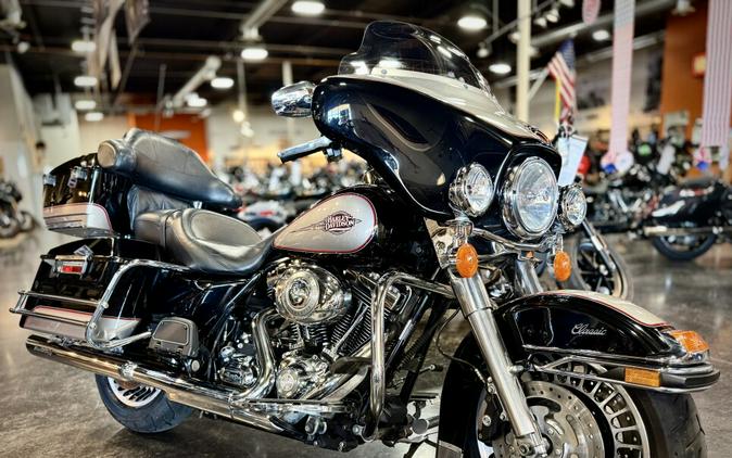 2009 Harley-Davidson® Electra Glide® Classic Vivid Black/ Pewter Pearl