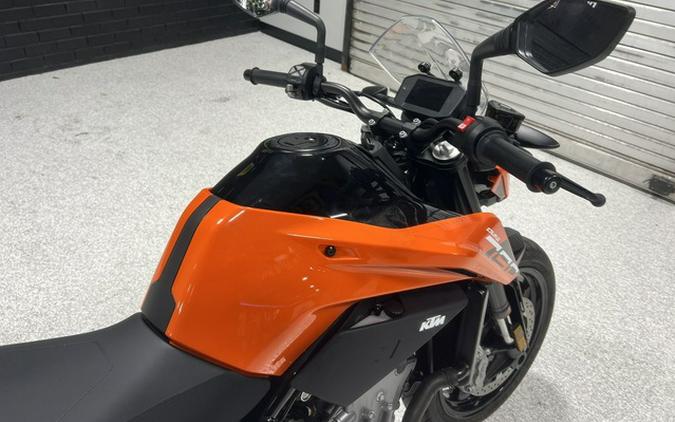 2024 KTM Duke 790