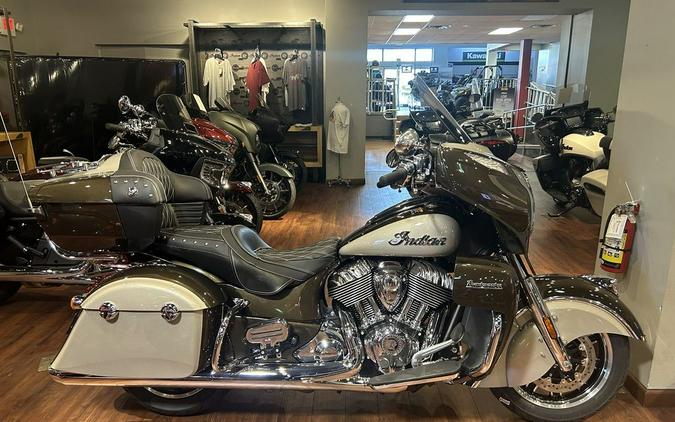 2023 Indian Motorcycle® Roadmaster® Bronze Pearl Metallic / Silver Metallic