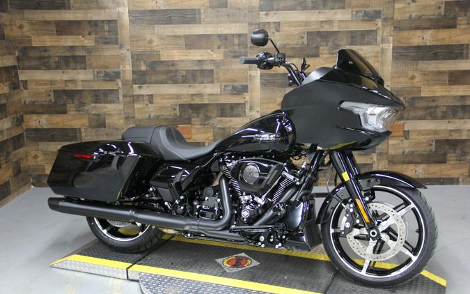 2024 Harley-Davidson Road Glide® Vivid Black - Black Finish