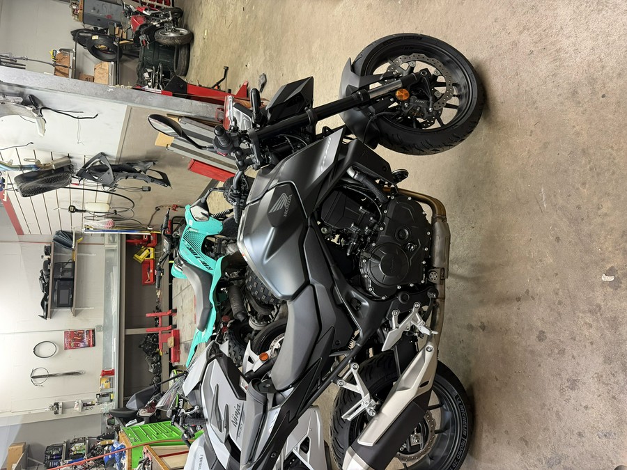 2025 Honda CB750 Hornet Base