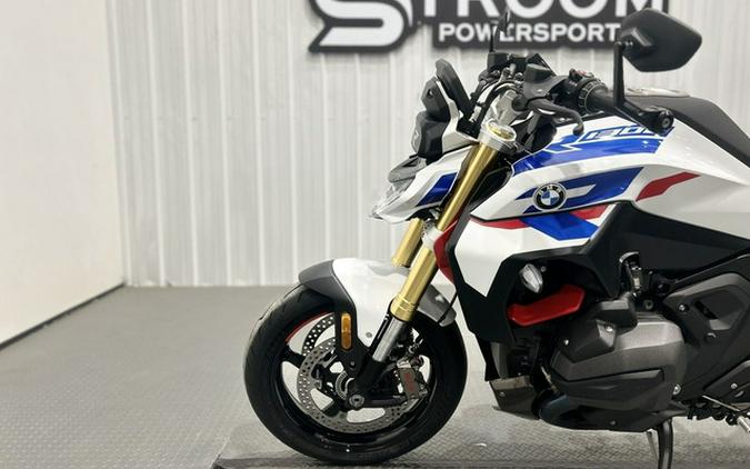 2026 BMW R 1300 R Performance 1300 R