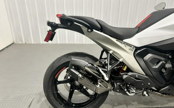 2026 BMW R 1300 R Performance 1300 R