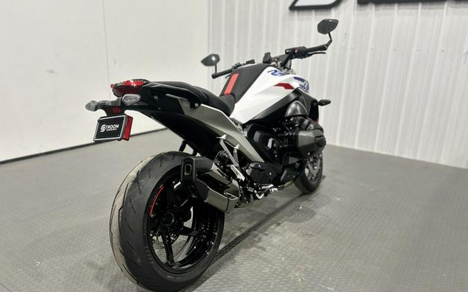 2026 BMW R 1300 R Performance 1300 R