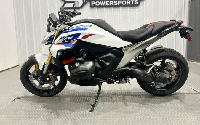 2026 BMW R 1300 R Performance 1300 R