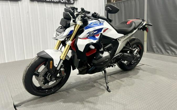 2026 BMW R 1300 R Performance 1300 R