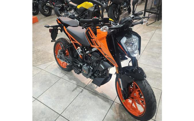 2023 KTM 200 Duke