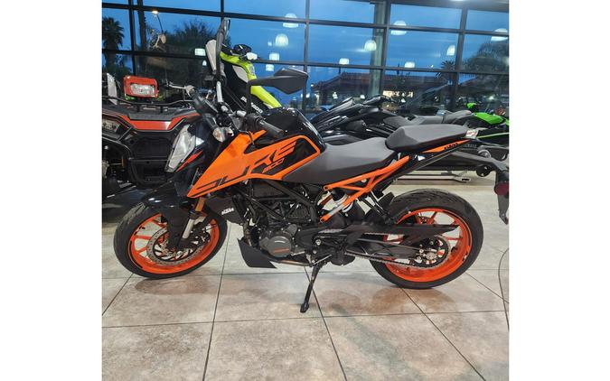 2023 KTM 200 Duke