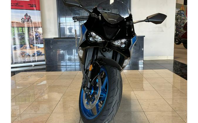 2026 Kawasaki NINJA ZX-6R BASE