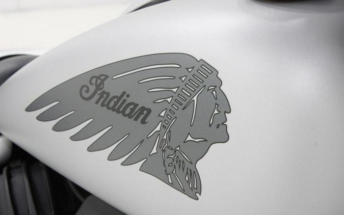 2018 Indian Chieftain Classic ABS Star Silver Smoke