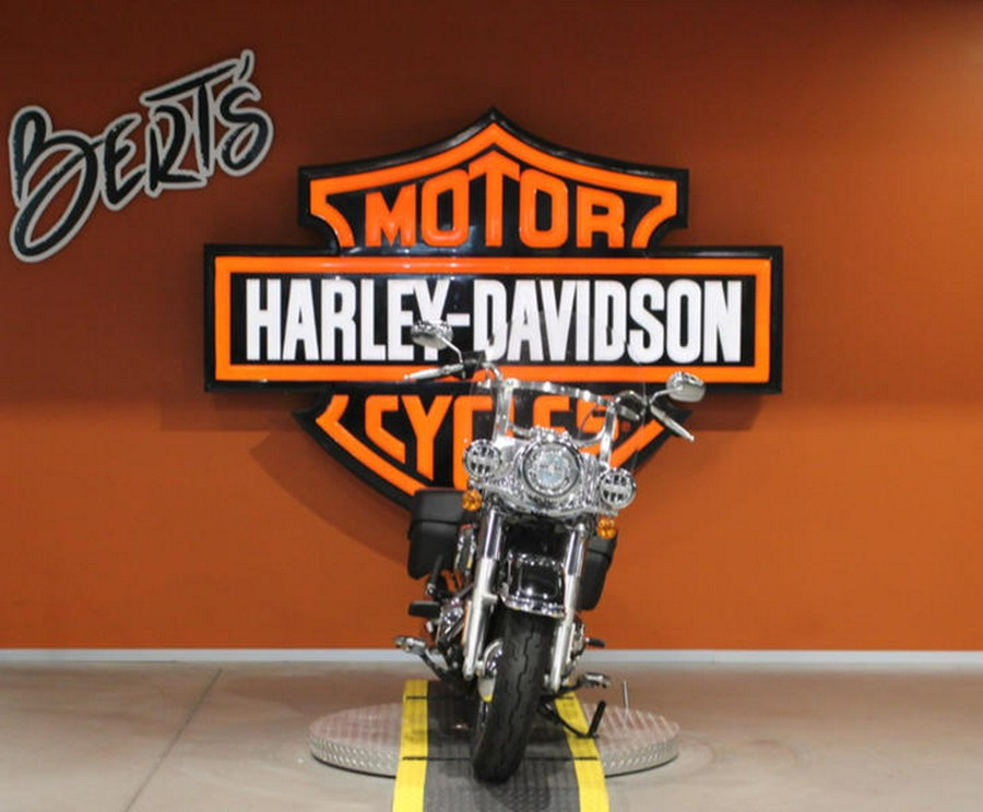 2022 Harley-Davidson® FLHCS - Heritage Classic 114