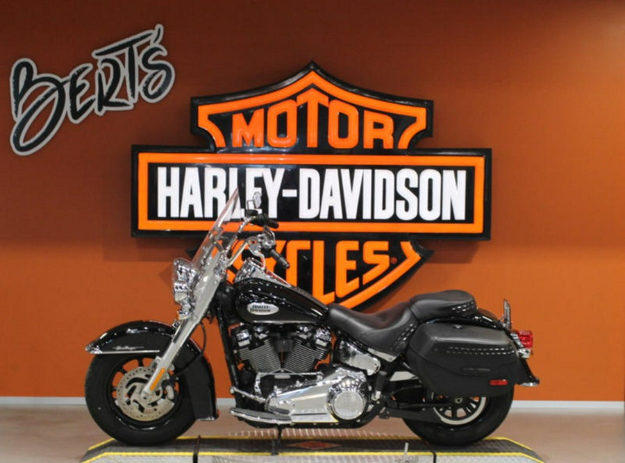 2022 Harley-Davidson® FLHCS - Heritage Classic 114