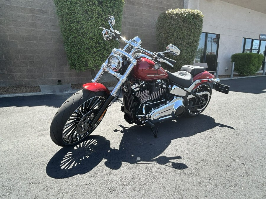 2025 Harley-Davidson Breakout® Brilliant Red