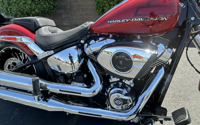 2025 Harley-Davidson Breakout® Brilliant Red