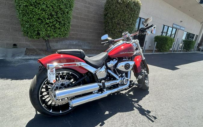 2025 Harley-Davidson Breakout® Brilliant Red