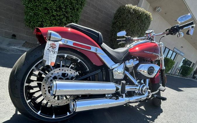 2025 Harley-Davidson Breakout® Brilliant Red