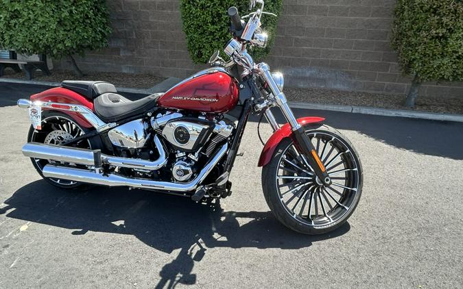2025 Harley-Davidson Breakout® Brilliant Red