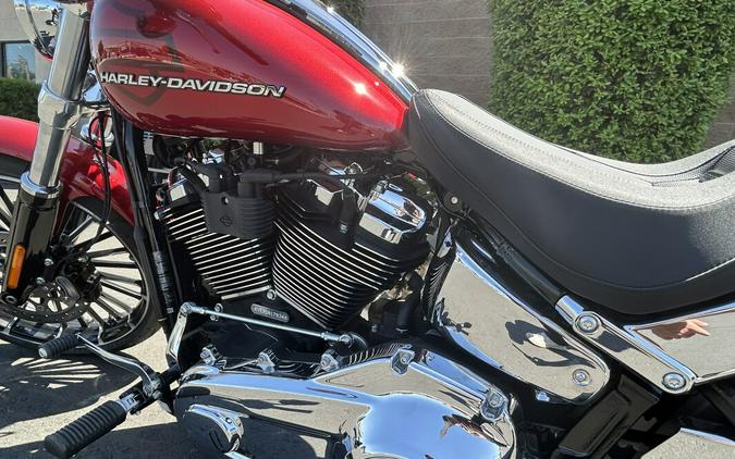 2025 Harley-Davidson Breakout® Brilliant Red