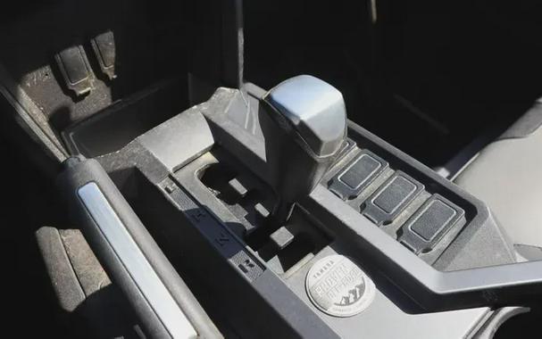 2025 YAMAHA WOLVERINE RMAX4 1000 XTR