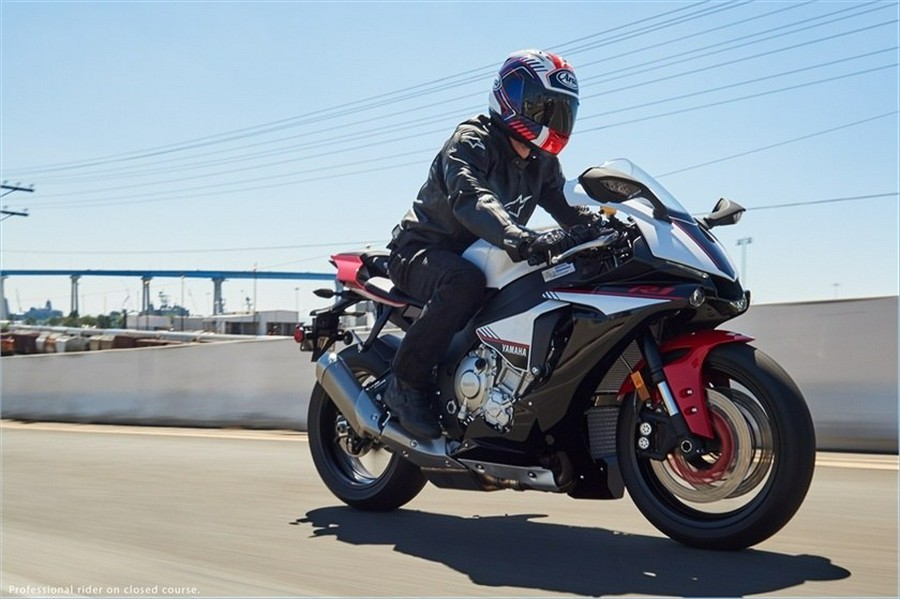 2016 Yamaha Motor Corp., USA YZF-R1S