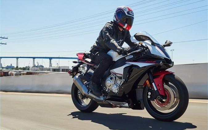 2016 Yamaha Motor Corp., USA YZF-R1S