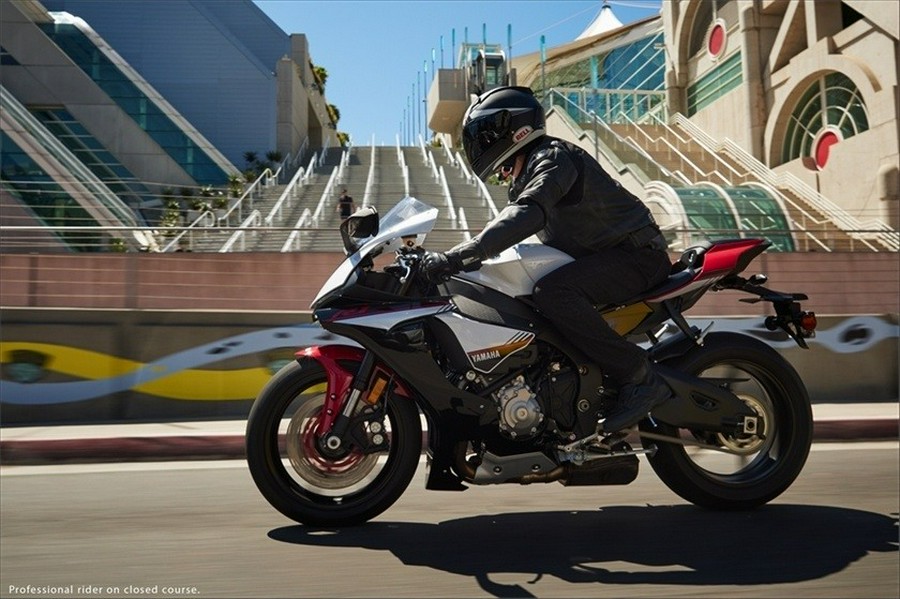 2016 Yamaha Motor Corp., USA YZF-R1S