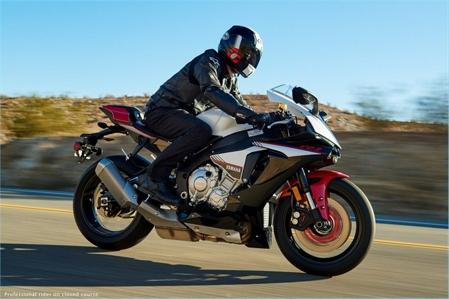 2016 Yamaha Motor Corp., USA YZF-R1S
