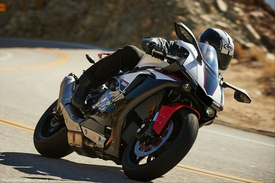 2016 Yamaha Motor Corp., USA YZF-R1S