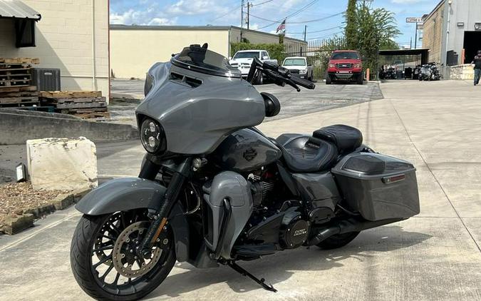 2018 Harley-Davidson® FLHXSE - CVO™ Street Glide®