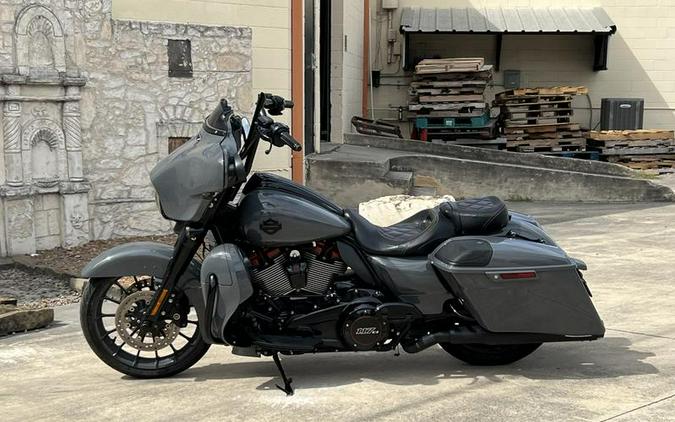 2018 Harley-Davidson® FLHXSE - CVO™ Street Glide®